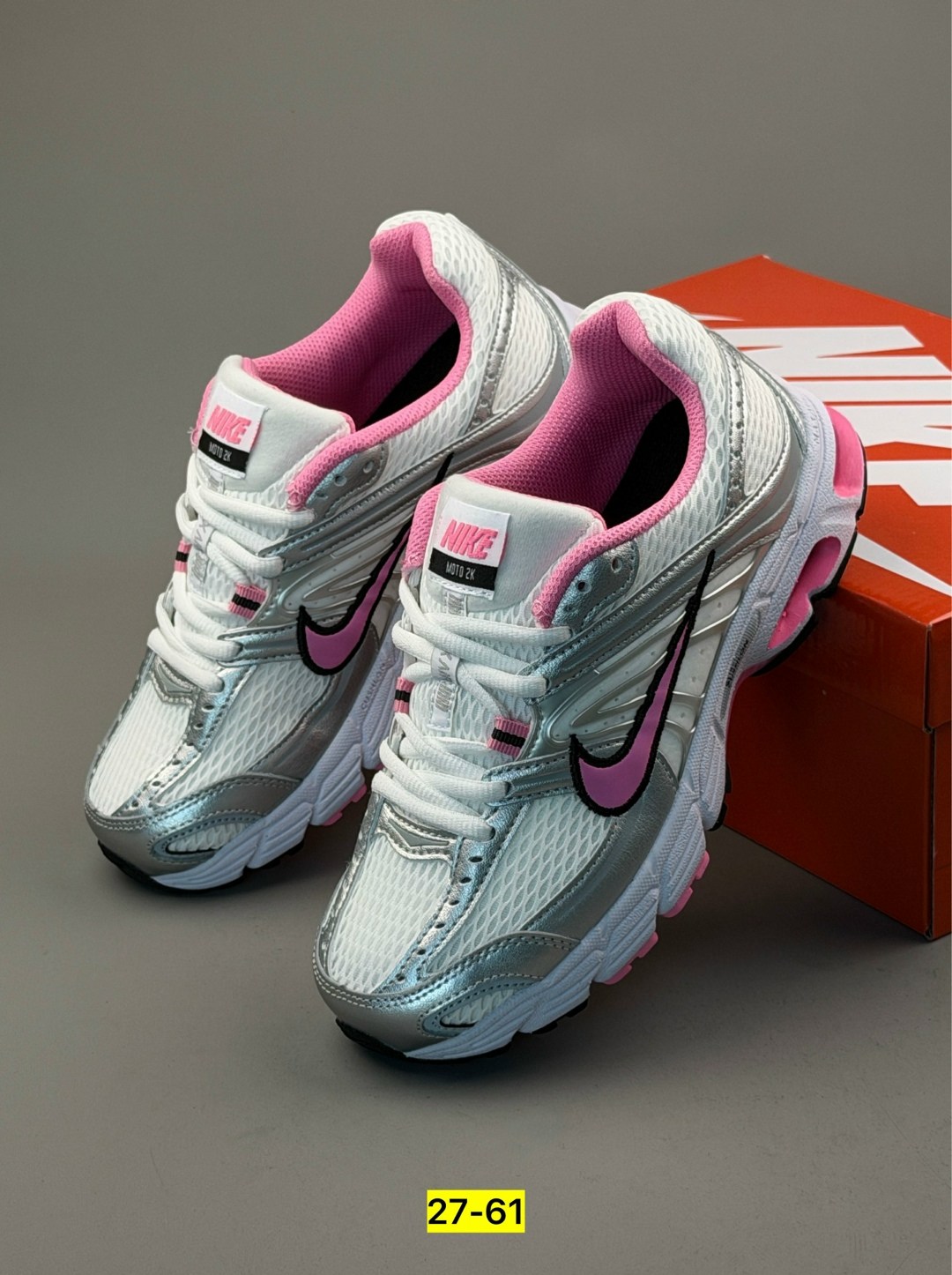 кроссовки nike initiator,женские беговые кроссовки initiator от finish line nike белый,кроссовки nike,кроссовки,женские кроссовки