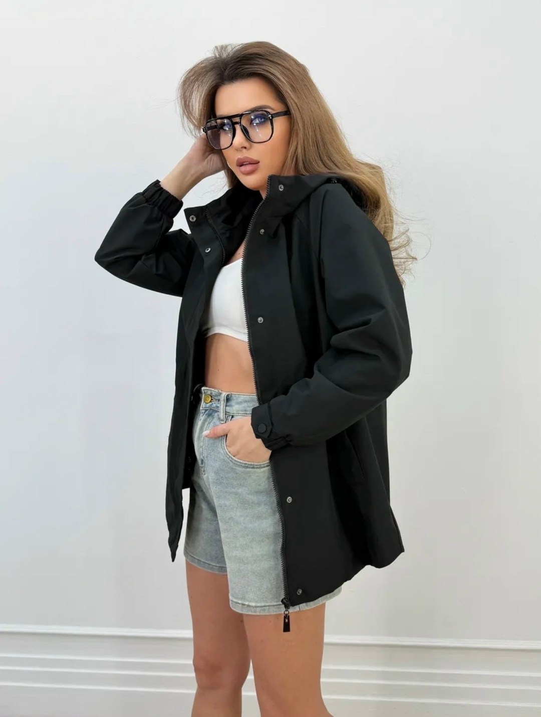 ветровка с капюшоном оверсайз,ветровка женская,ветровка удлиненная с капюшоном,ветровка удлиненная,модная куртка