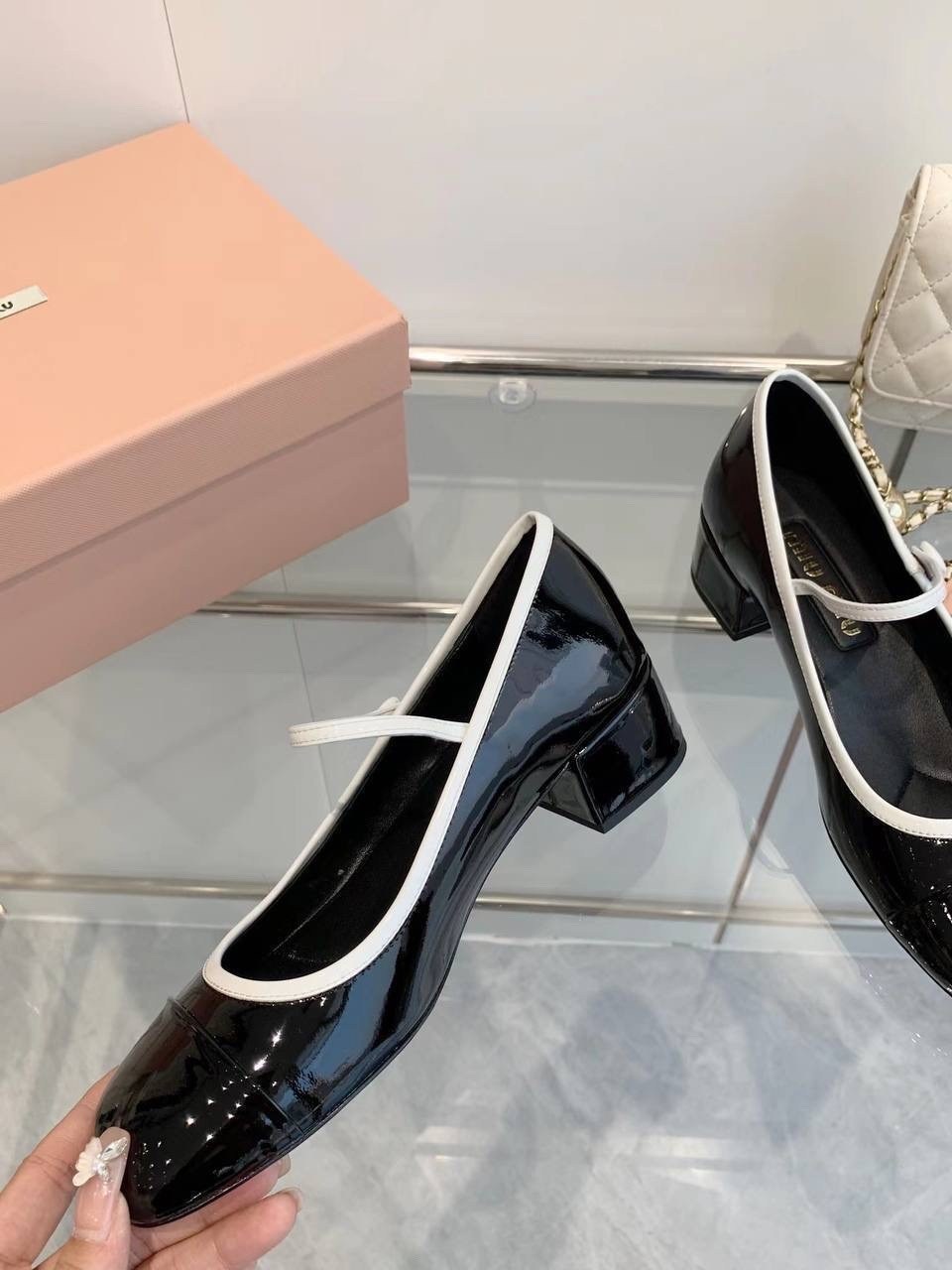 туфли miu miu,,туфли женские,туфли из лакированной кожи,туфли мэри джейн