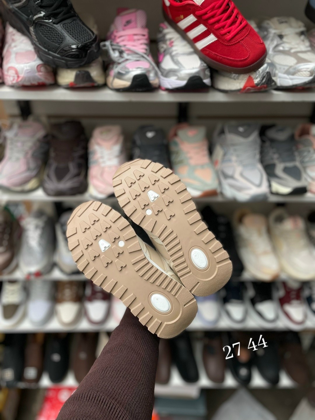 женские кроссовки,,кроссовки модные,кроссовки для женщин,повседневные кроссовки