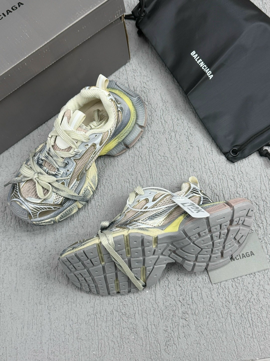 кроссовки balenciaga 3xl worn out sneaker,кроссовки balenciaga 3xl женские,женские кроссовки balenciaga,кроссовки balenciaga,кроссовки спортивные мужские летние balenciaga