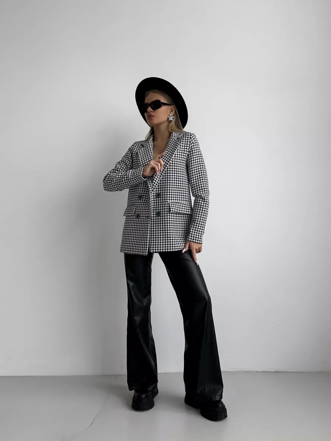 жакет женский zoyagrace прямой черный 42 ru,жакет женский zoyagrace прямой черный 52 ru,пиджак женский zoyagrace 196148268,пиджак офисный zoyagrace цвет белый черный,жакет женский zoyagrace прямой чер