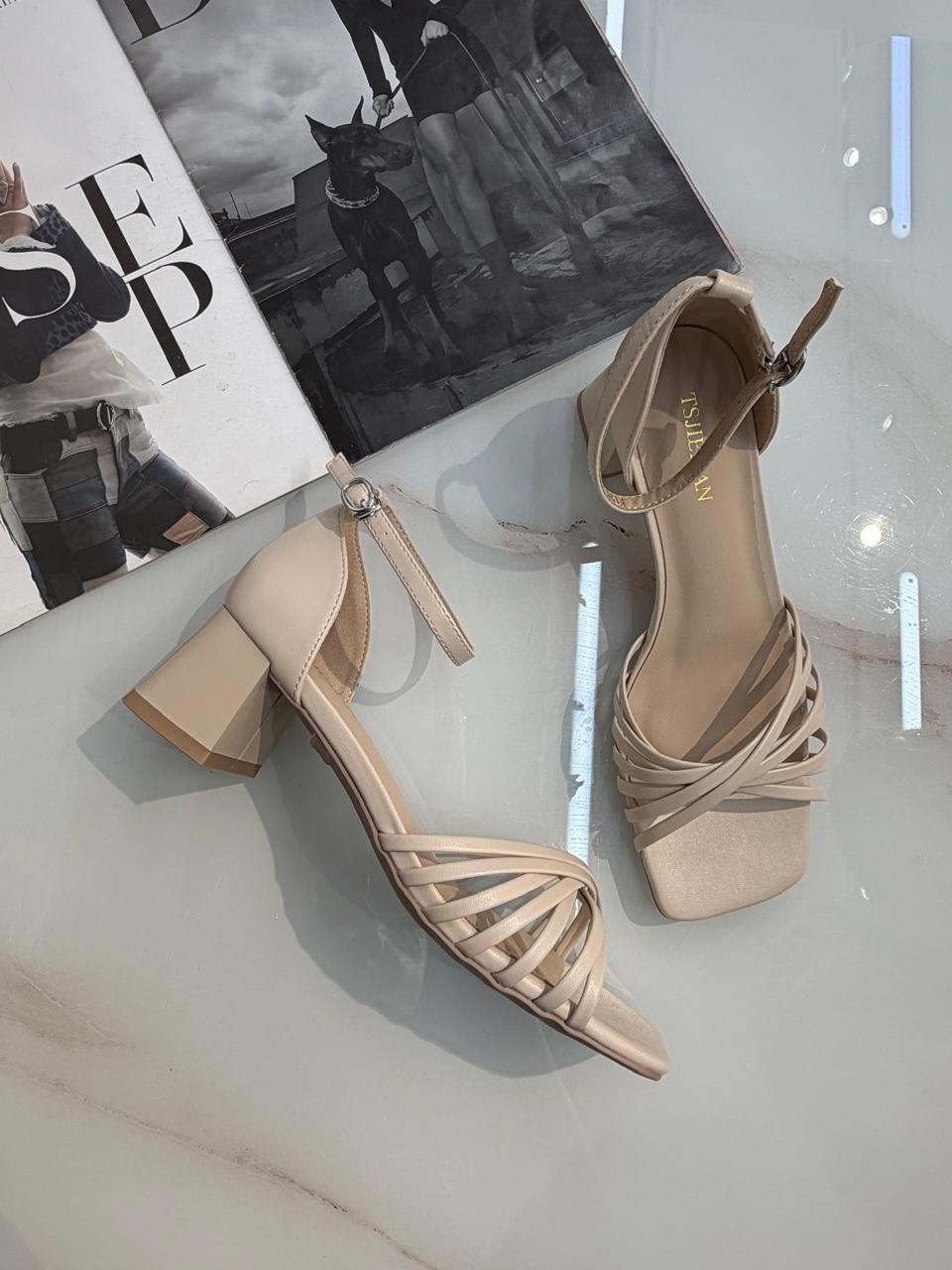 босоножки на каблуках,женские босоножки,замшевые босоножки,босоножки на квадратном каблуке,босоножки