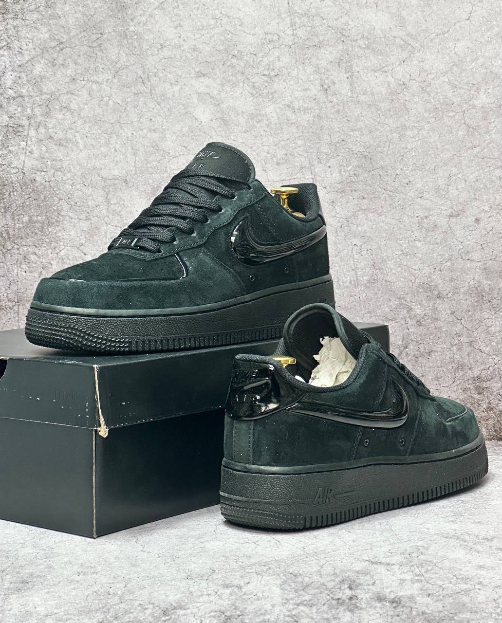 кроссовки найк мужские черные замшевые,мужские кроссовки nike air force 1 '07 черные замшевые,nike air force 1 low black,nike air force 1 low triple black,кроссовки nike air force 1