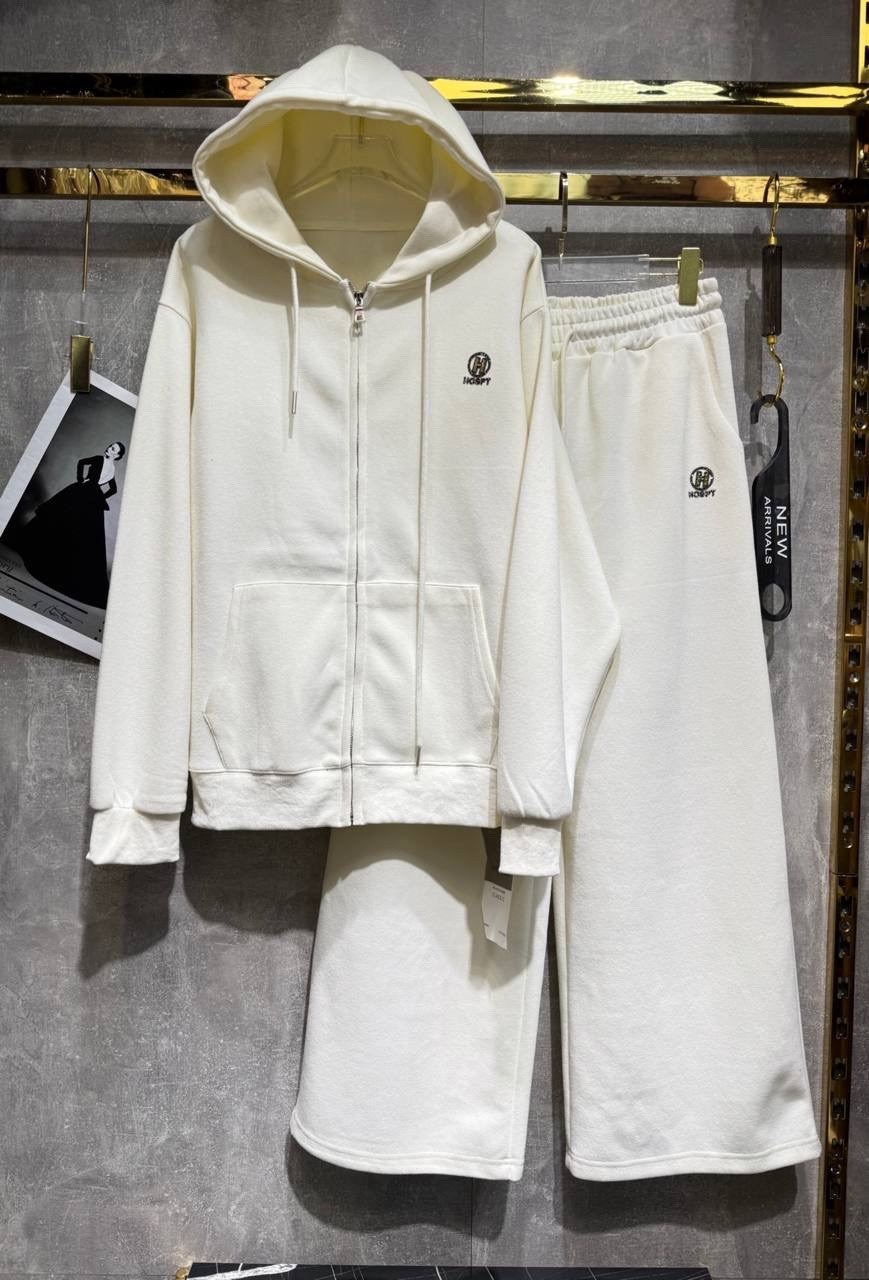 костюм спортивный,стильные костюмы,костюм спортивный женский,костюм белый,костюм кашемировый