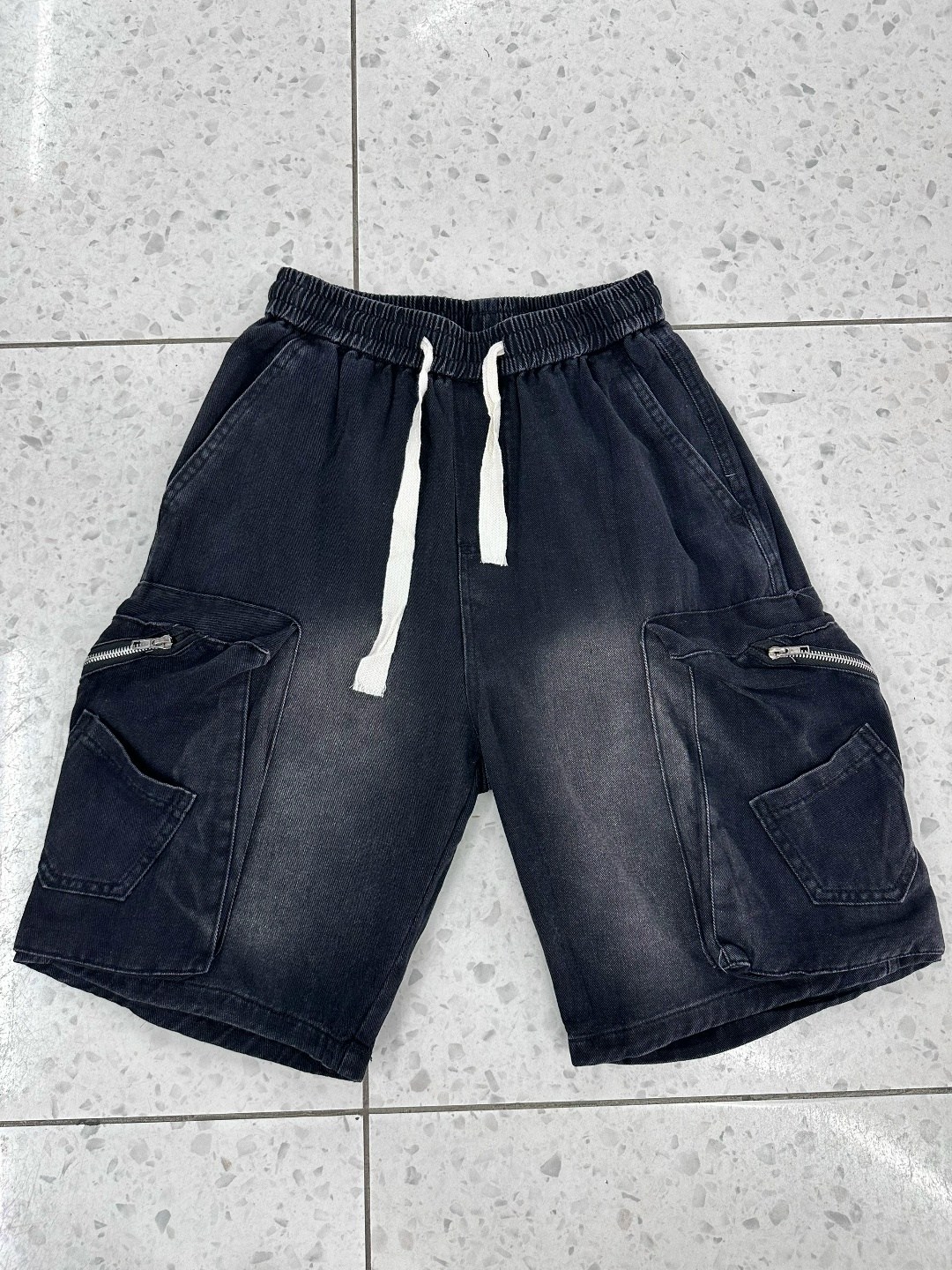 шорты мужские джинсовые,шорты мужские,шорты мужские джинсовые с накладными карманами,шорты карго,джинсовые шорты карго