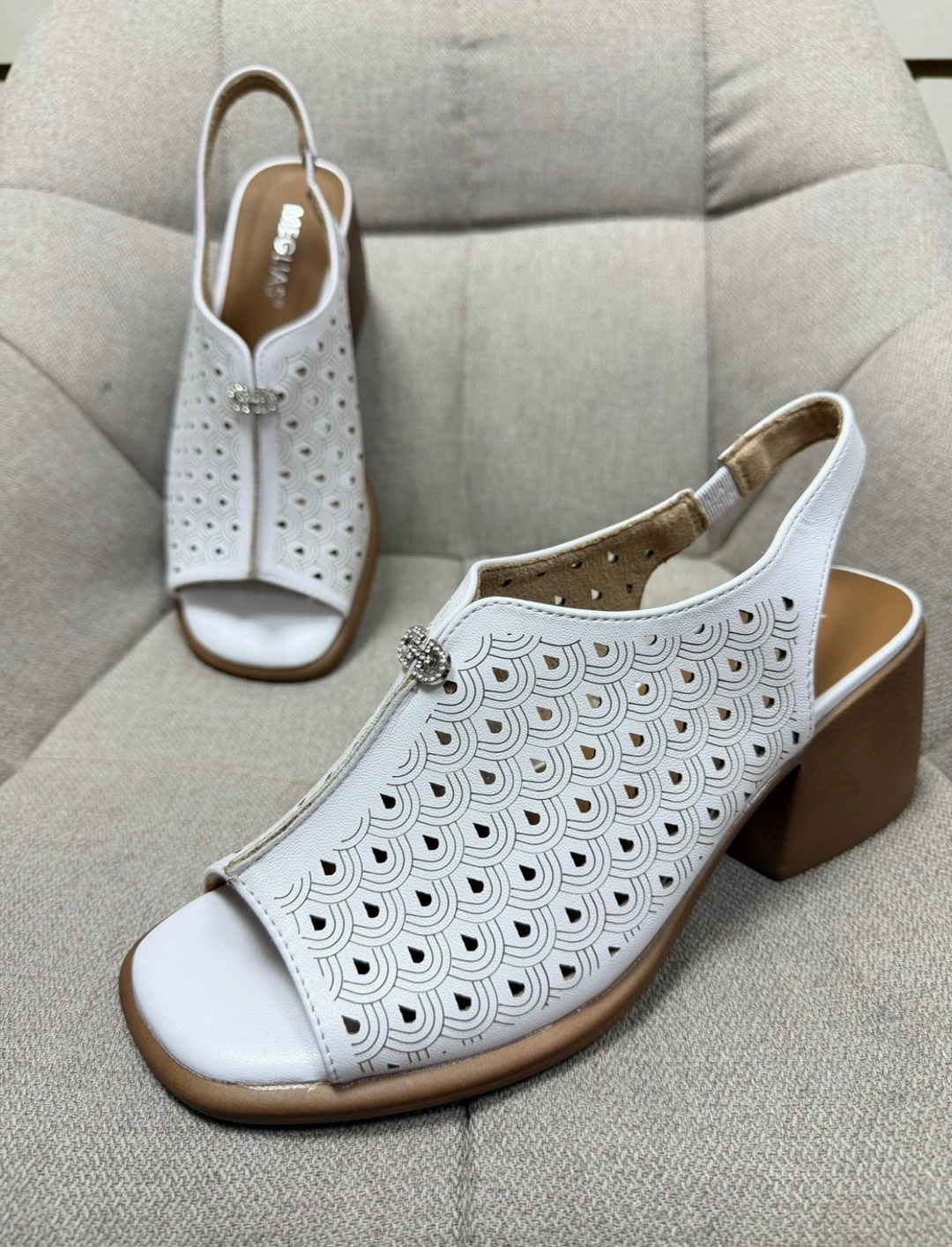 босоножки женские,босоножки кари,,стильные босоножки,босоножки женские летние