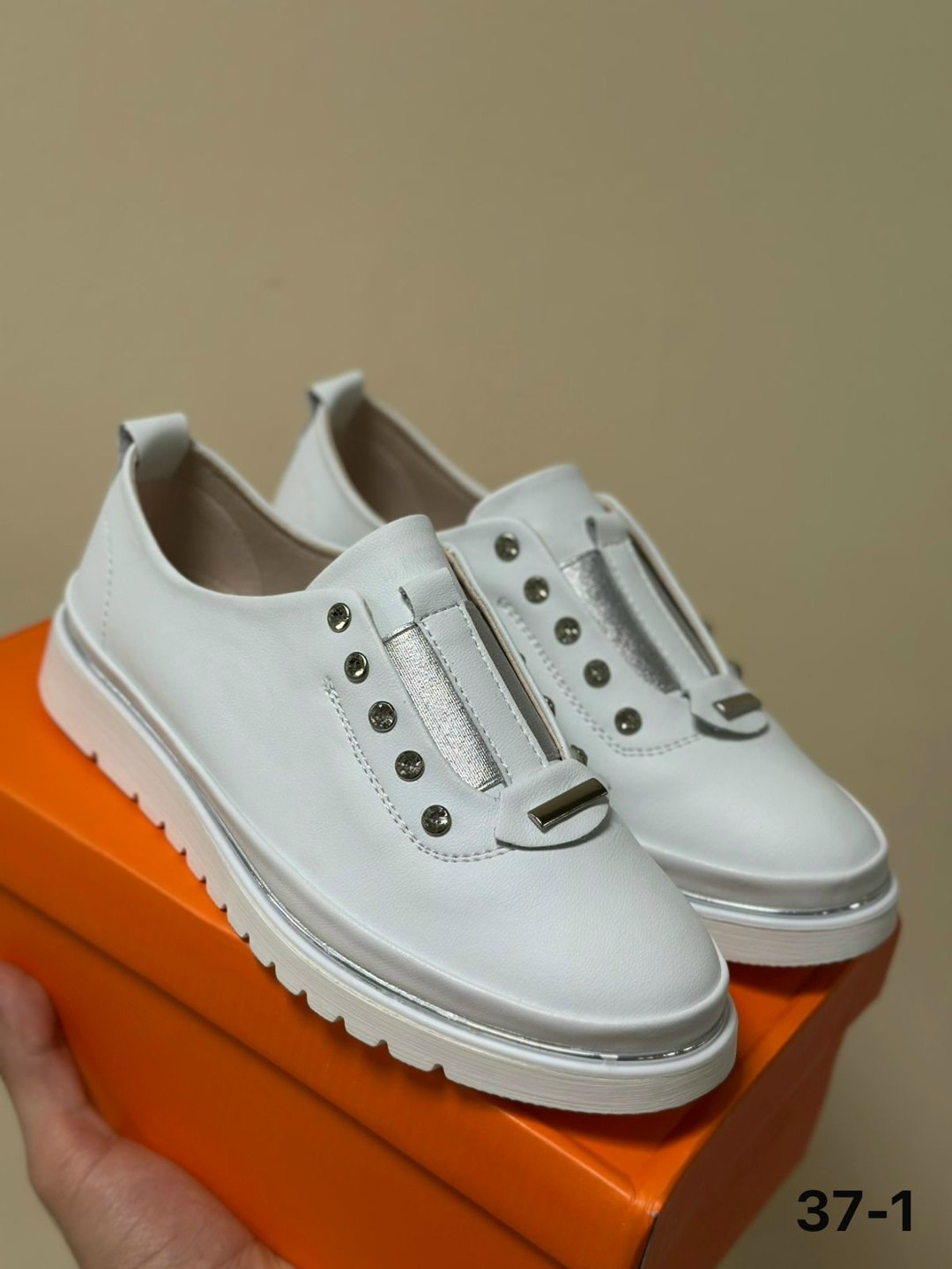 ,женские кроссовки,обуви,женская ,белые кеды