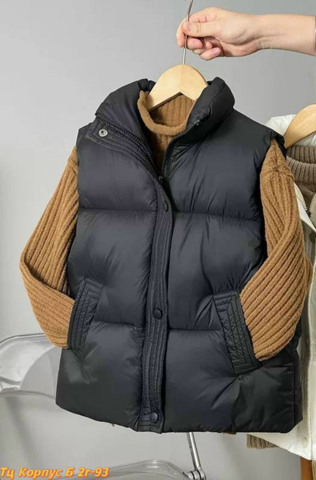 демисезонная жилетка,женские жилеты,теплый жилет,жилет коричневый,жилет повседневный