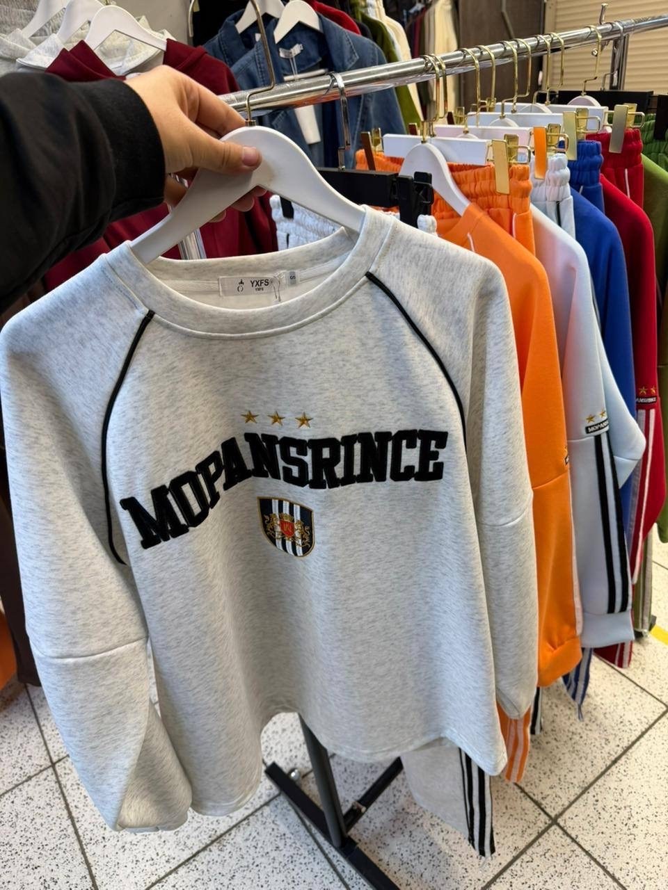 костюм спортивный,стильные костюмы,трикотажные костюмы,костюм женский,спортивные костюмы на флисе