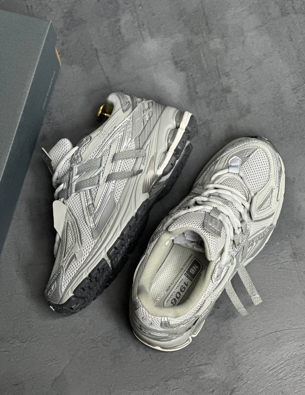 кроссовки new balance 1906,кроссовки new balance 1906 r,кроссовки,женские кроссовки balenciaga runner серебристые,стильные кроссовки