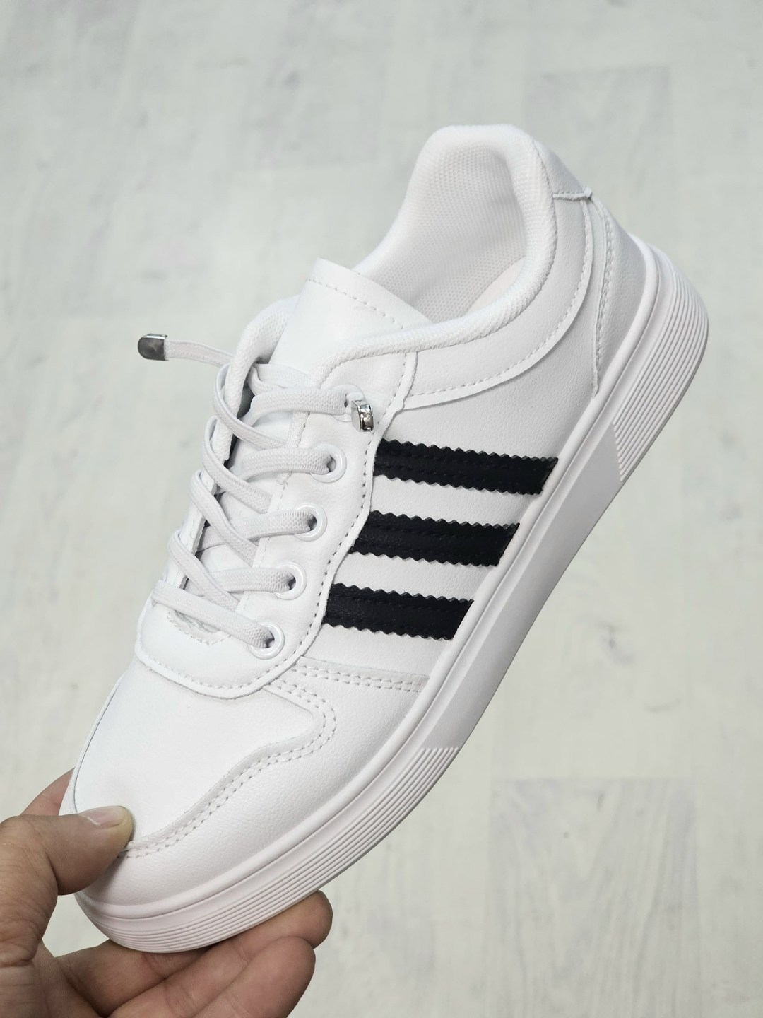 ,fz0384 женские кроссовки адидас белые,кроссовки женскиe,спортивная ,низкие кроссовки