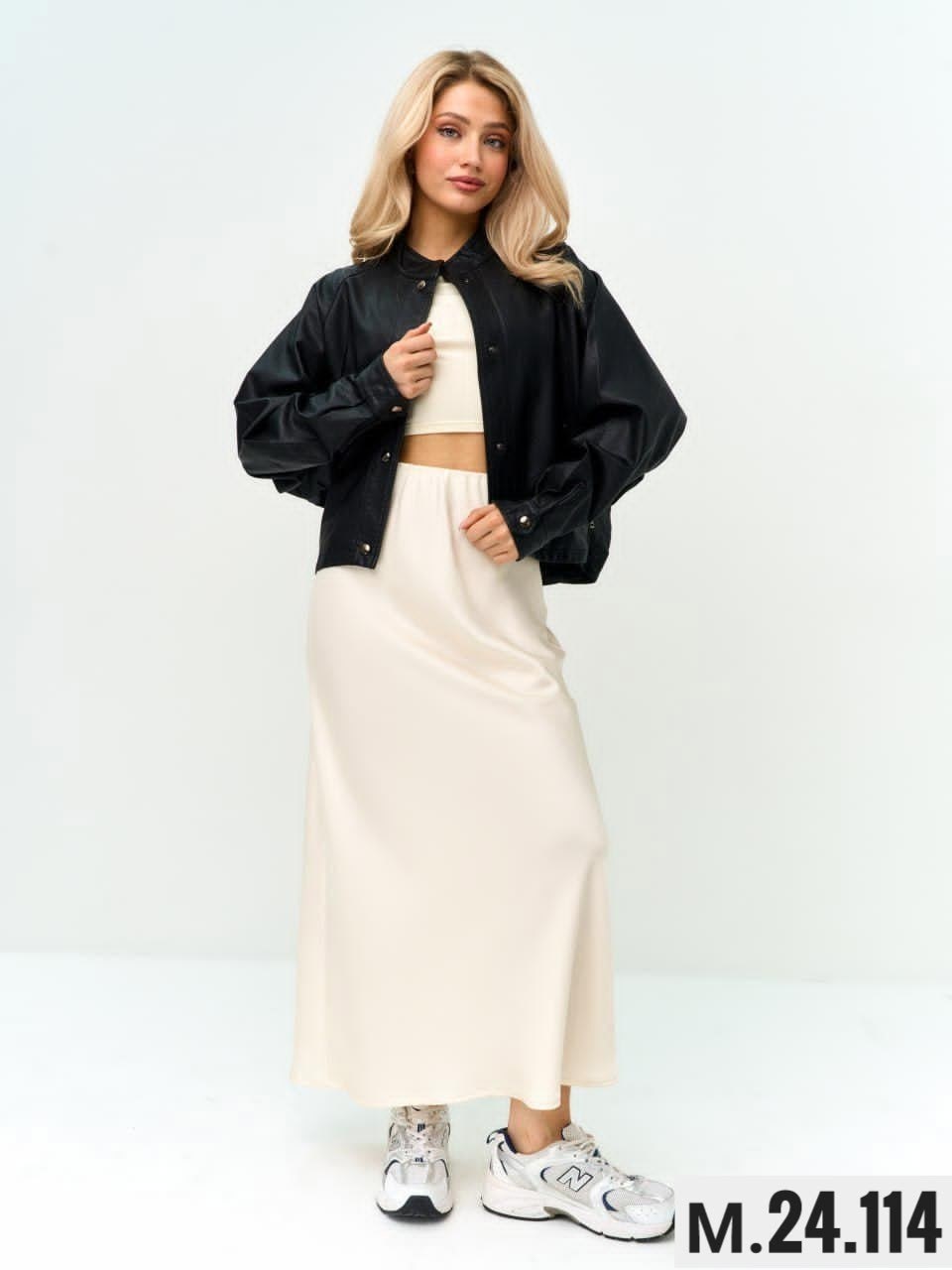 кожаная куртка,куртка женская,бежевый бомбер,куртка косуха,юбка атласная короткая uniqlo цвет 30 бежевый