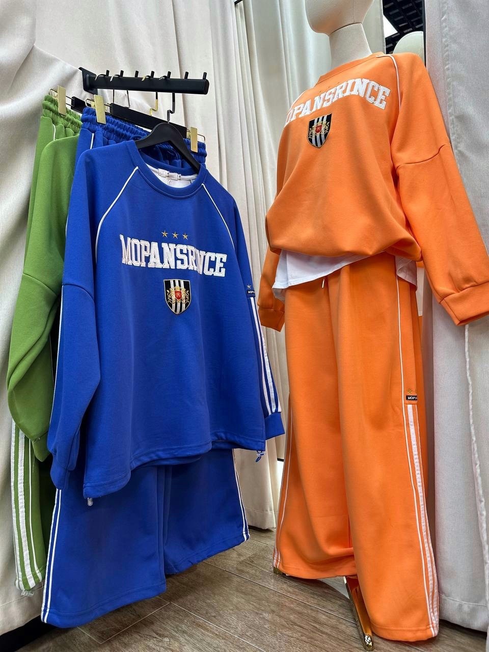 спортивный костюм женский,спортивный костюм,женский костюм,костюм стильный,спортивный костюм спортивные костюмы