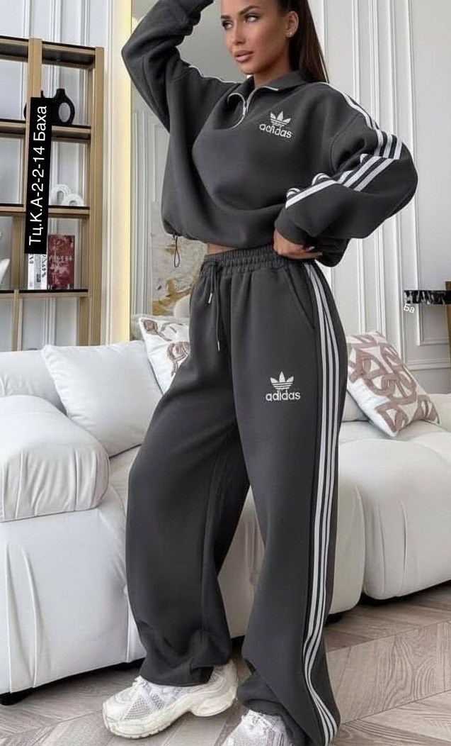 спортивный костюм адидас красный женский,красный женский спортивный костюм adidas,костюм спортивный,женский спортивный костюм,спортивные костюмы женские 2026