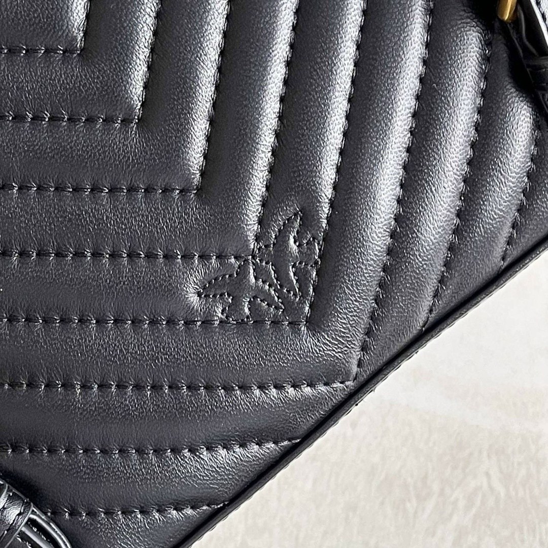 рюкзак пинко женский pinko кожаный брендовый,рюкзак женский pinko,рюкзак pinko,рюкзак женский кожаный pinko,рюкзак pinko черный