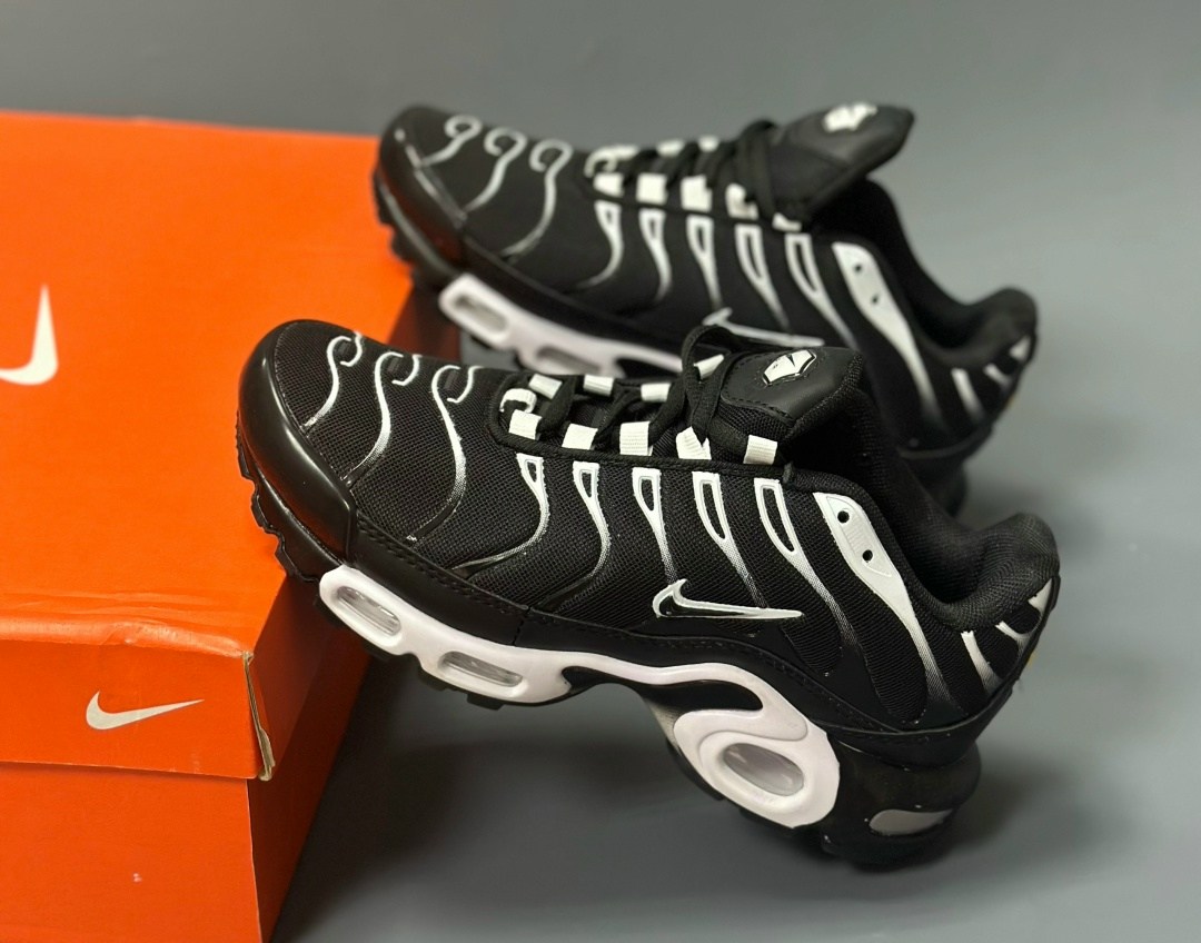 nike air max plus tn,кроссовки nike air max tn plus,nike air max plus tn black,nike air max plus,кроссовки nike air max tn plus ultra белые с серым
