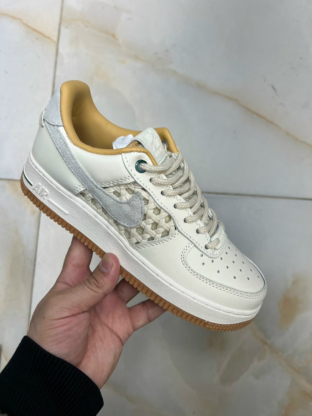 кроссовки,кроссовки nike zoom vomero 5,кроссовки nike,кроссовки nike air max moto 2k,российские кроссовки