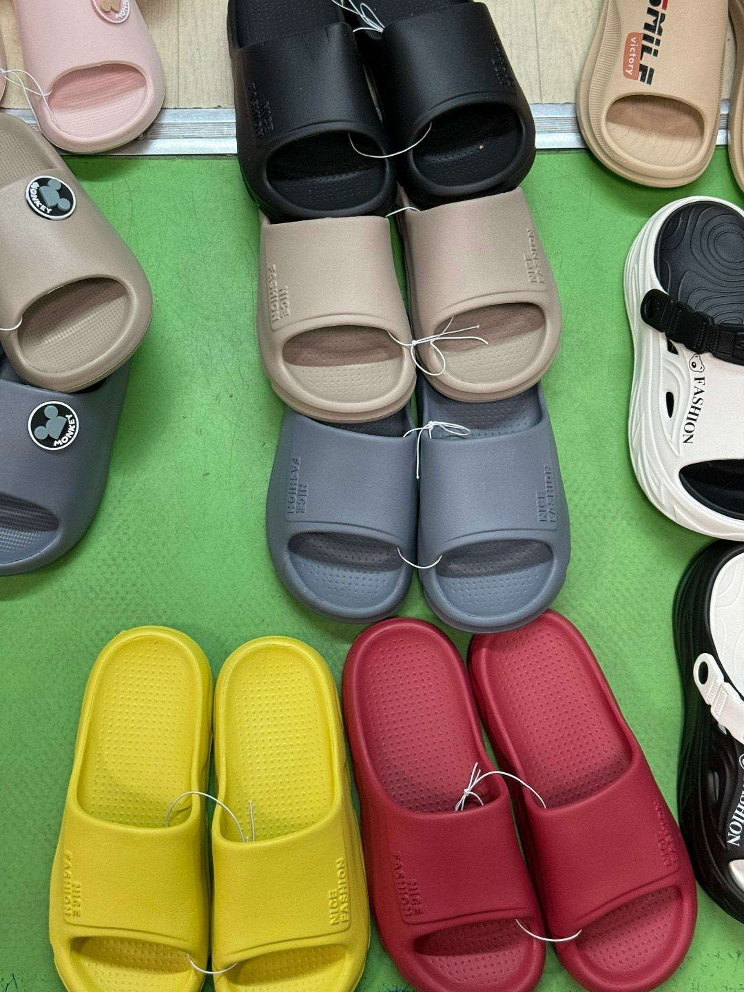 женские шлепанцы,,летние тапочки,пляжная ,модные тапочки