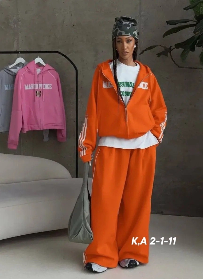 женские спортивные костюмы,спортивные костюмы,оранжевый костюм,оранжевые спортивные костюмы,спортивный костюм для женщин