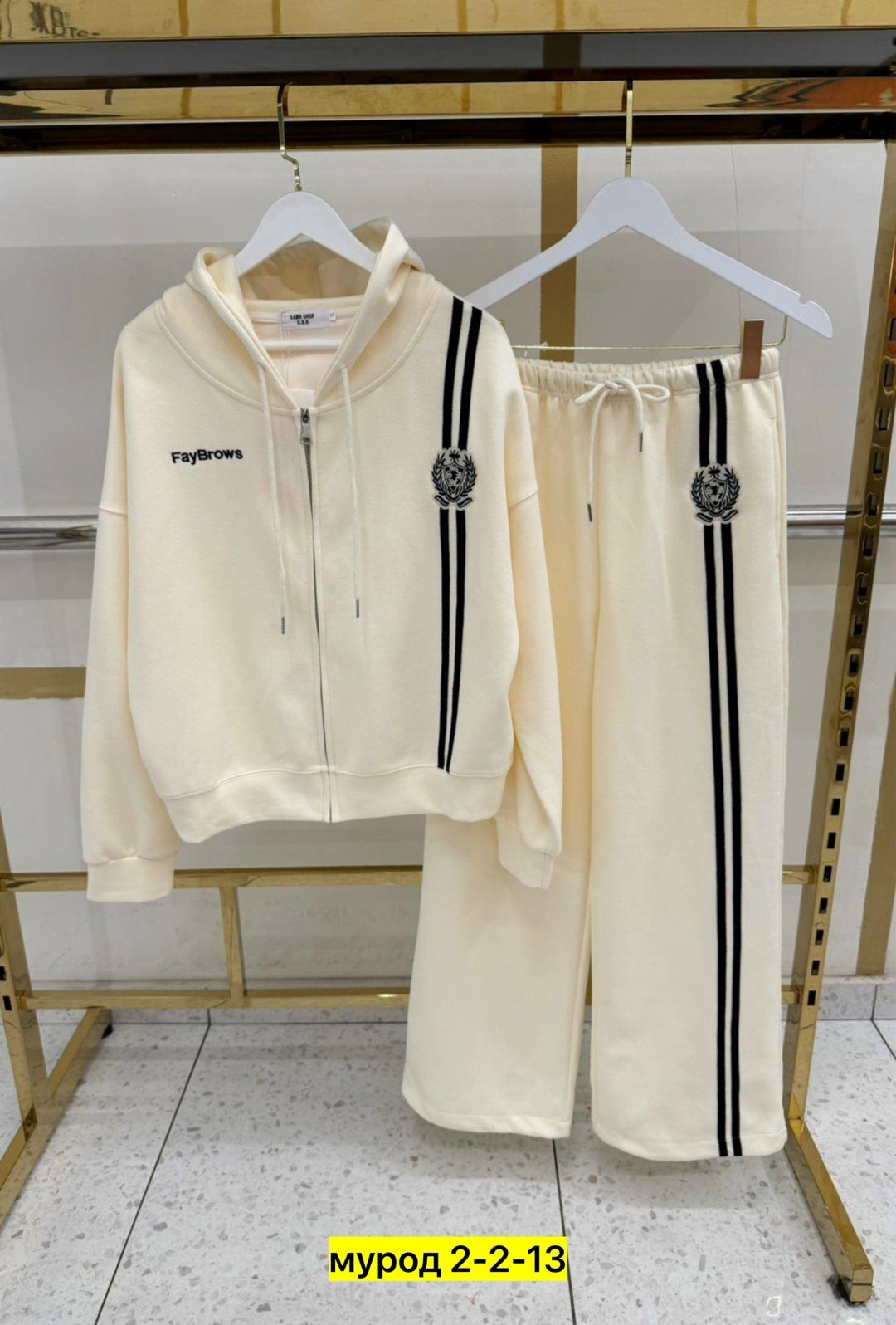 женский костюм,спортивный костюм,спортивный костюм женский,loro piana женский красный костюм,спорткостюм люкс