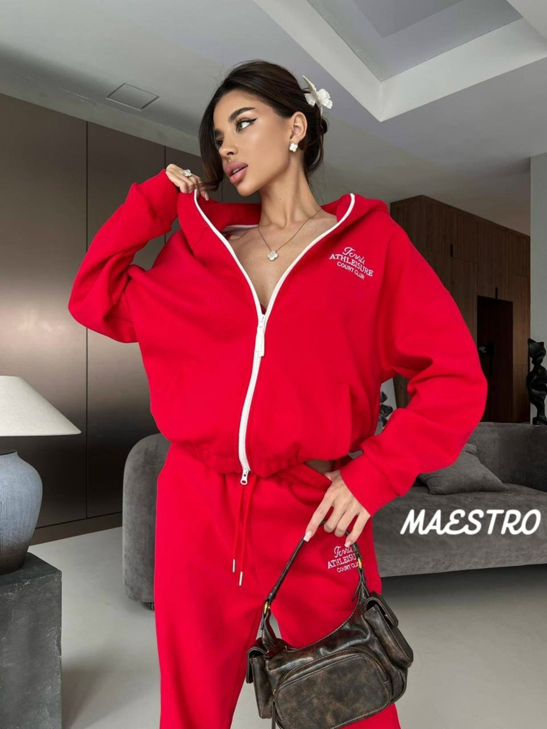 костюм спортивный женский,костюм спортивный,женский красный костюм miu miu,стильный костюм,женские костюмы