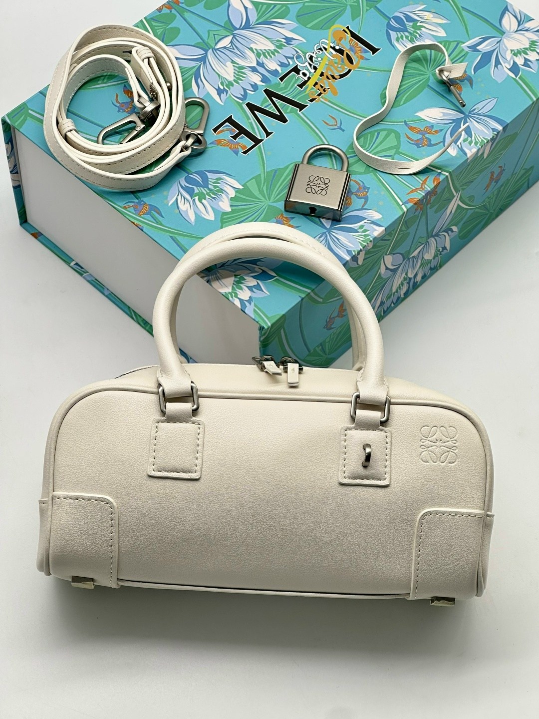 loewe сумка,сумка,сумки женская,сумка женская брендовая,брендовые сумочки