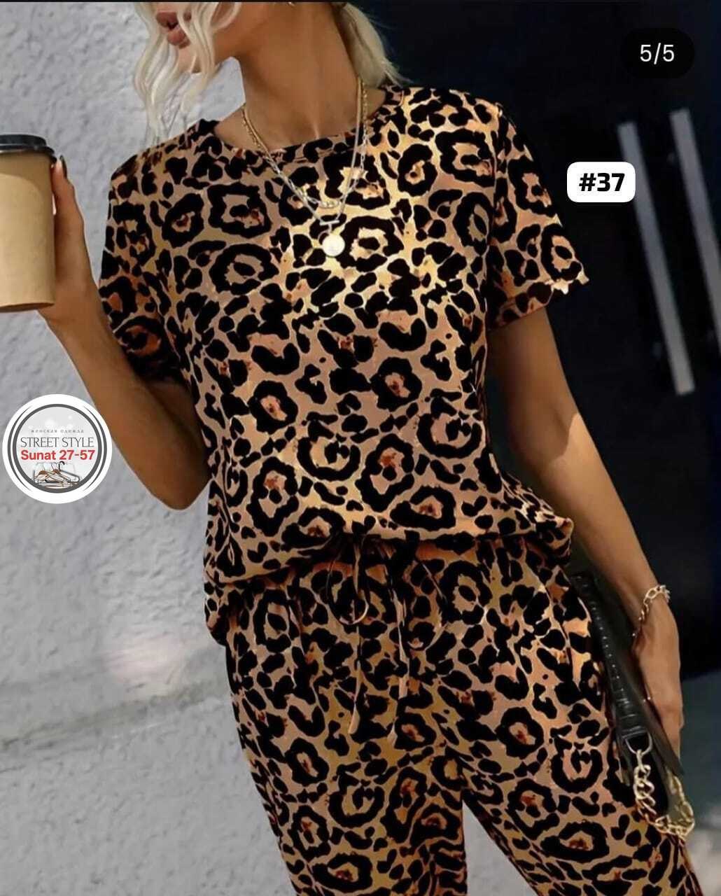 леопардовый костюм,костюм 3 ка в ярком леопардовом принте,костюм двойка,леопардовый костюм женский,