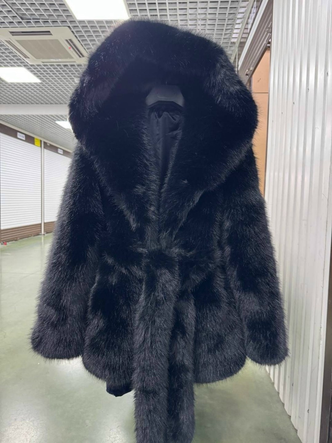 шуба натуральная,женская шуба из натурального меха с капюшоном,женская шуба,эко шуба,шубка