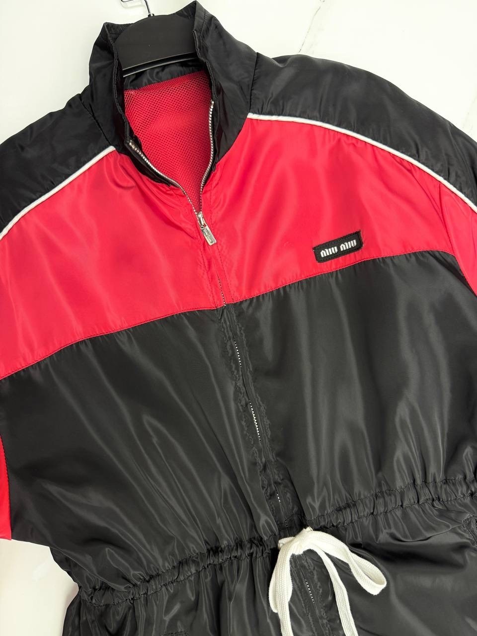 спортивное платье,модная ,стильные костюмы,,спортивные костюмы