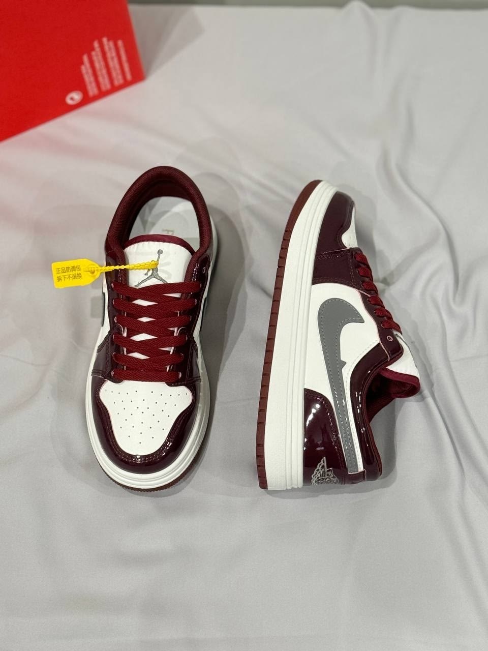 кроссовки бордовые,кроссовки,кроссовки джорданы,кроссовка,баскетбольная
