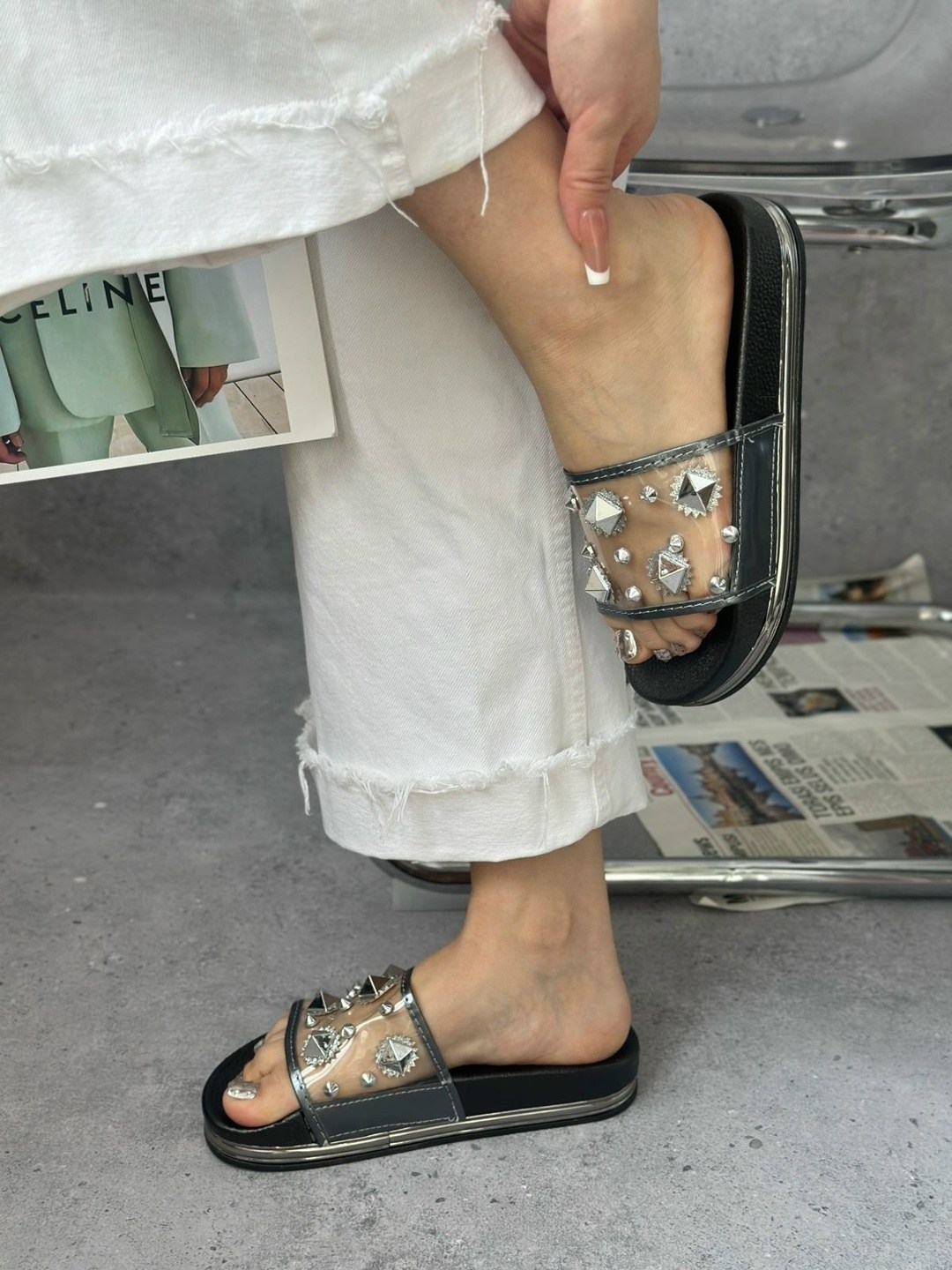 ,женские шлепанцы,модные шлепанцы,женские пляжные шлепанцы,шлепанцы со стразами