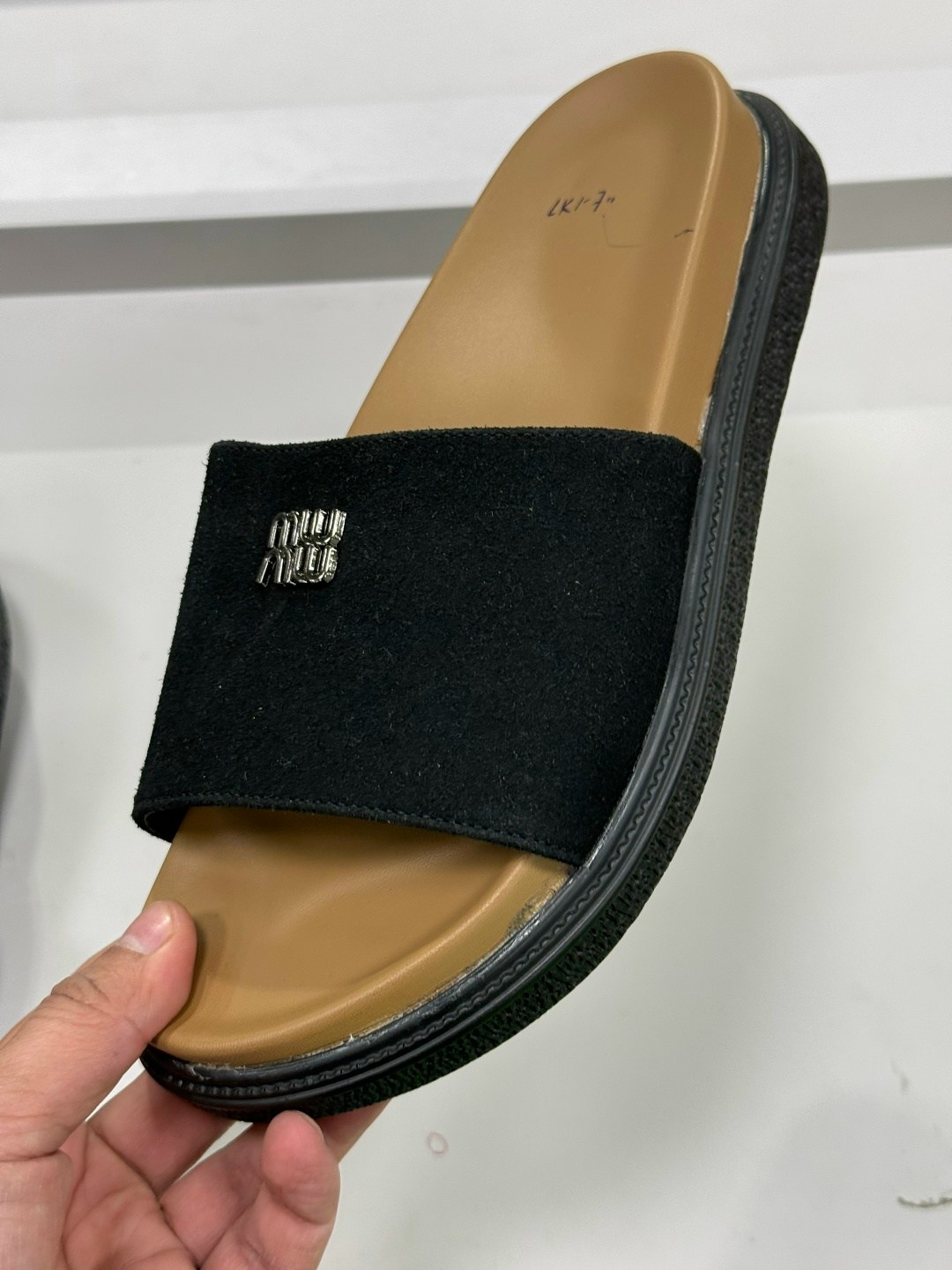 ,женские шлепанцы,модные тапочки,шлепки диор,сандалии женские