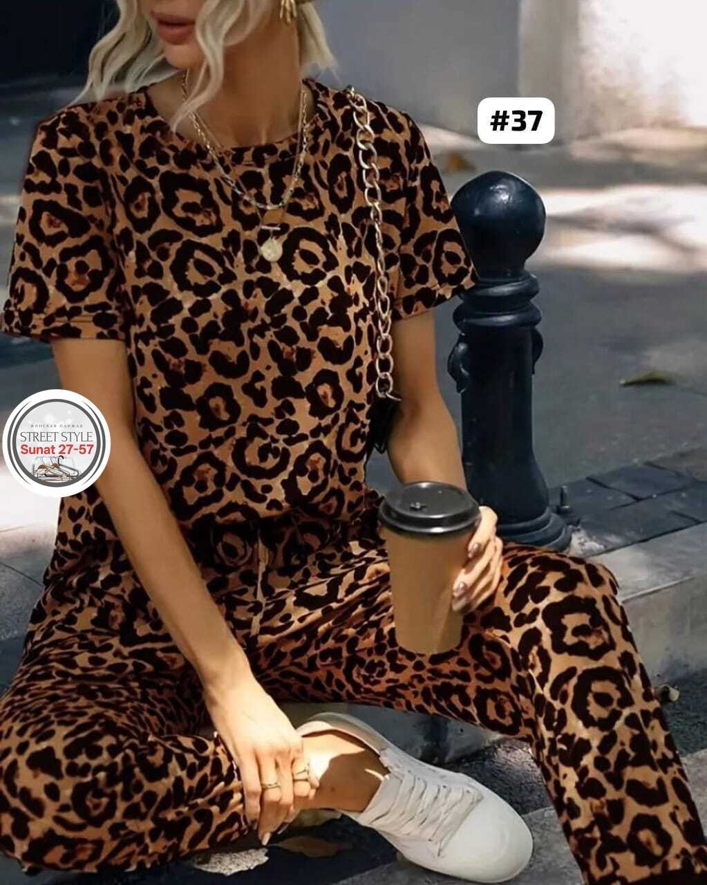 леопардовый костюм,костюм 3 ка в ярком леопардовом принте,костюм двойка,леопардовый костюм женский,