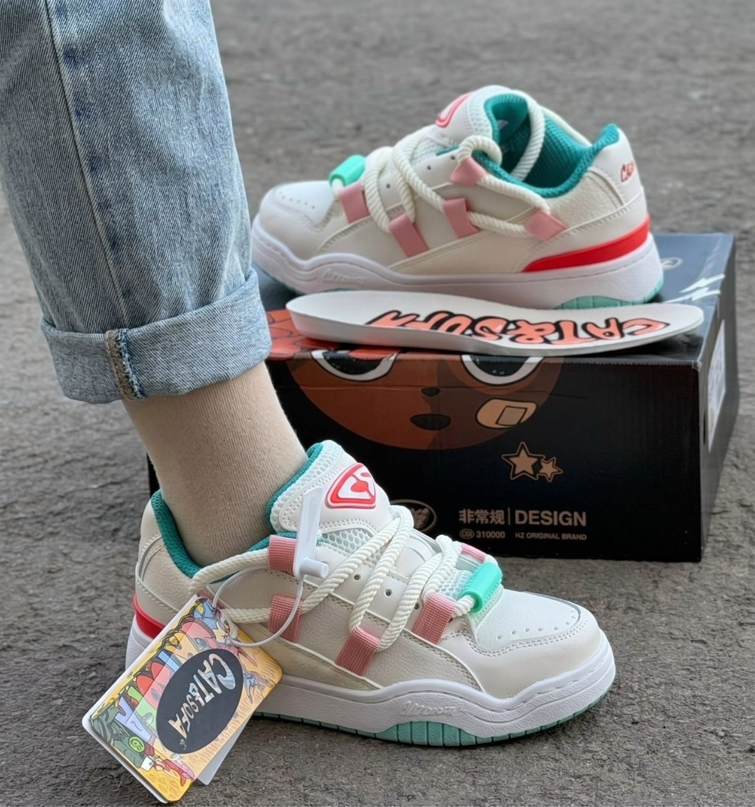 кроссовки,женские кроссовки,,оригинальные кроссовки,спортивная