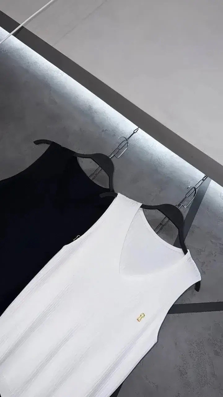 трикотажный жилет,вязаный жилет,жилет женский,женская майка,майка безрукавка