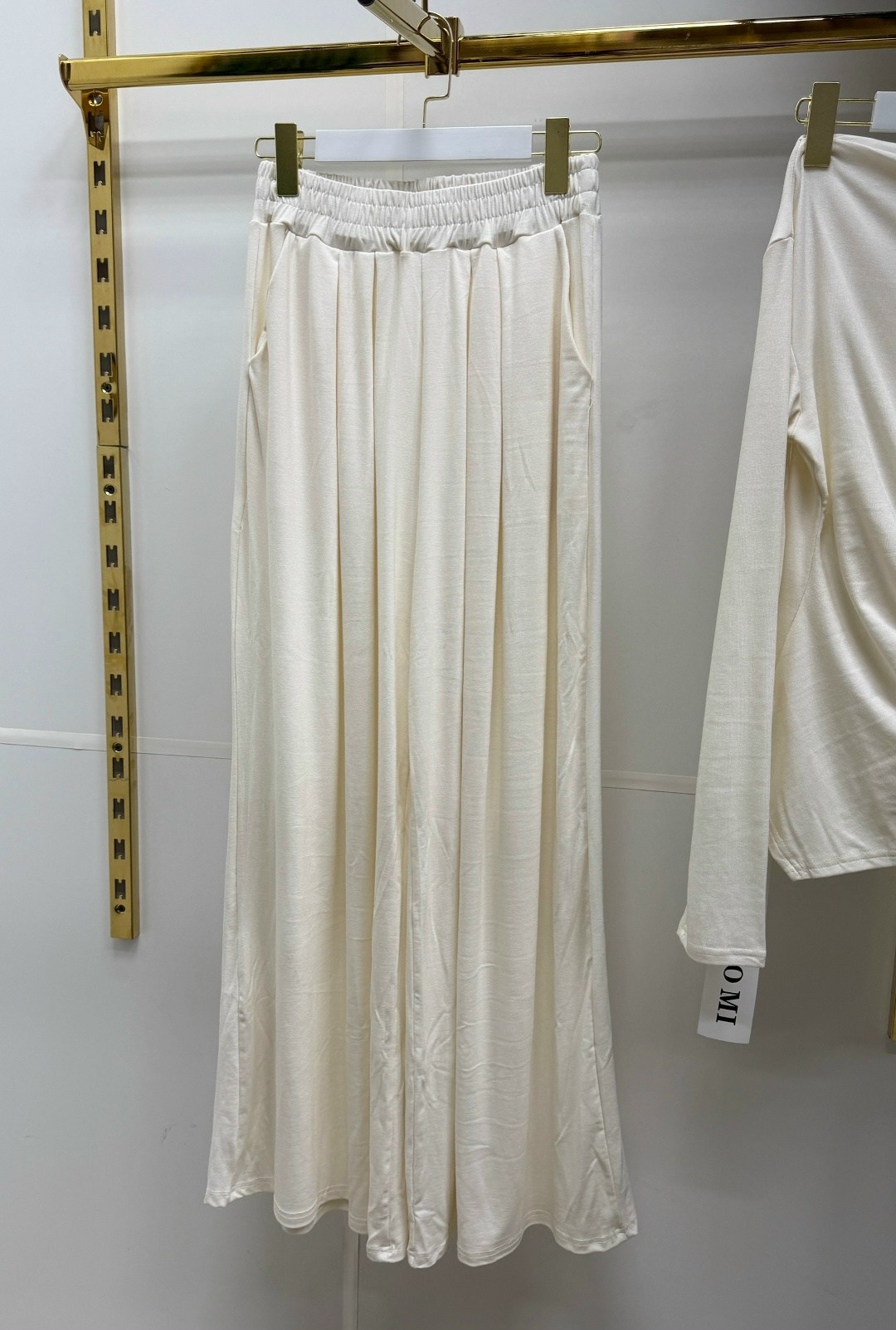 костюм с брюками,трикотажные костюмы,брюки широкие,костюм женский тройка,одежда для женщин