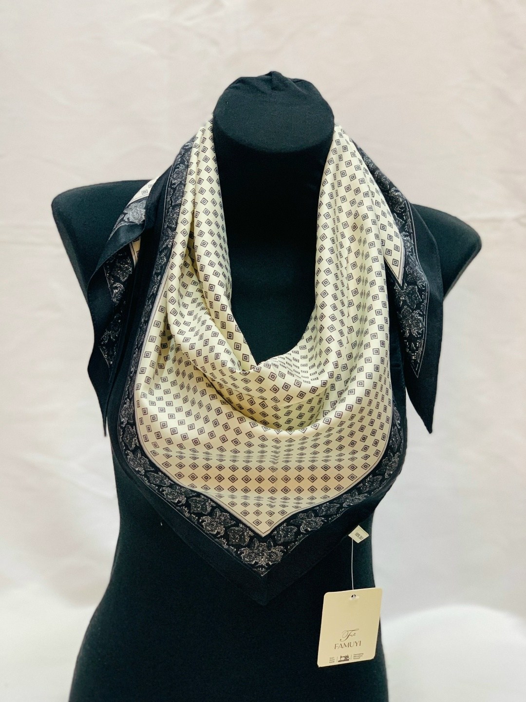 платок женский,платок,платки шарф,атласный платок,платок шаль