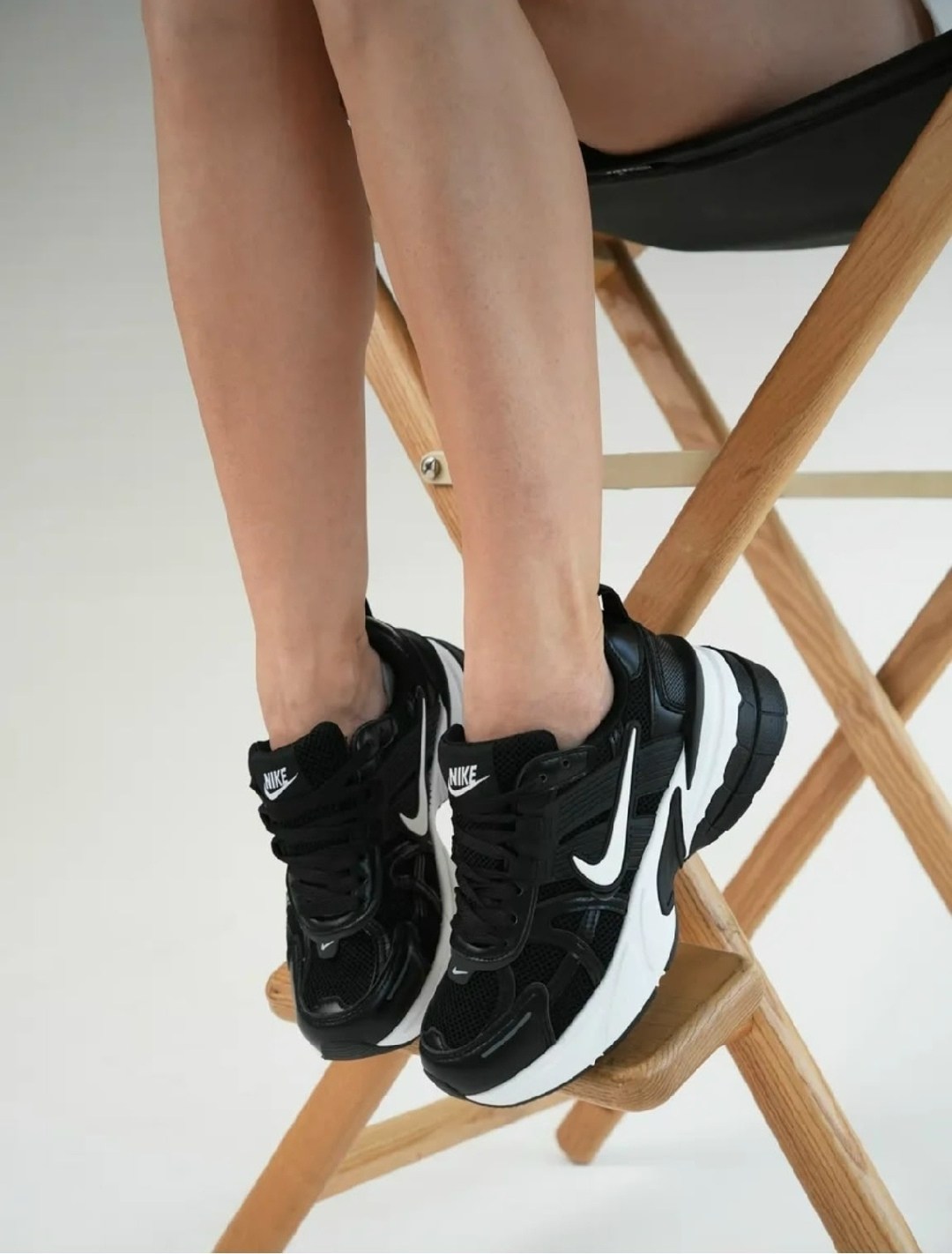 кроссовки nike,кроссовки найк женские черные на белой подошве,кроссовки,женские кроссовки nike,женские кроссовки