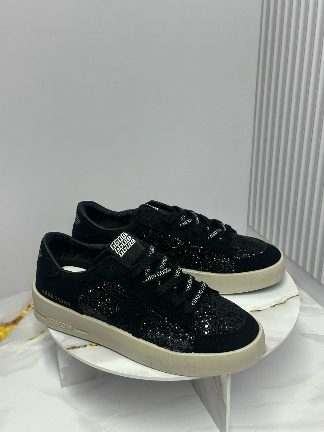 ,спортивная , женская,кеды golden goose,кроссовки golden goose с пайетками на платформе