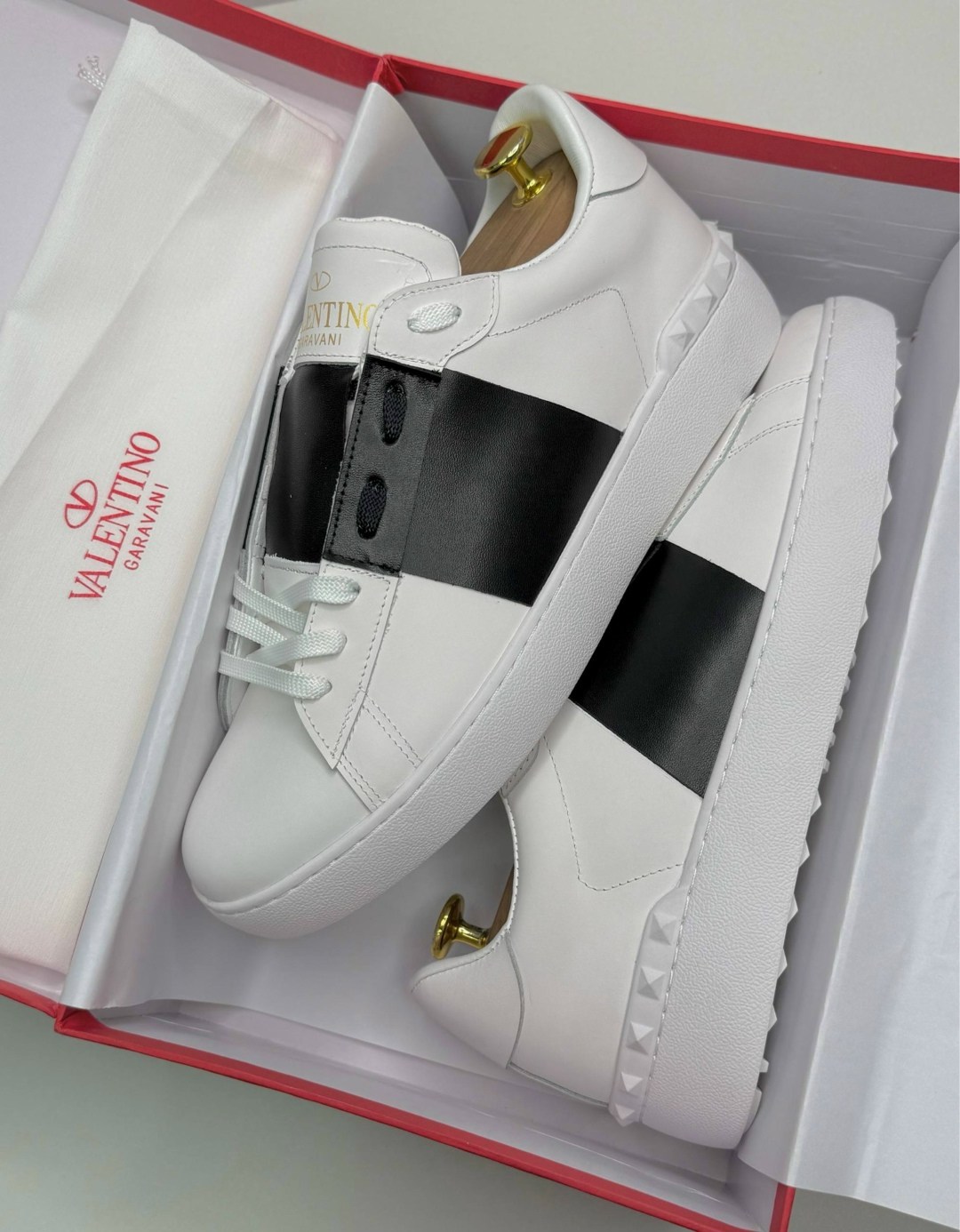 кроссовки valentino,,valentino rockstud кроссовки,кроссовки valentino garavani,кеды valentino