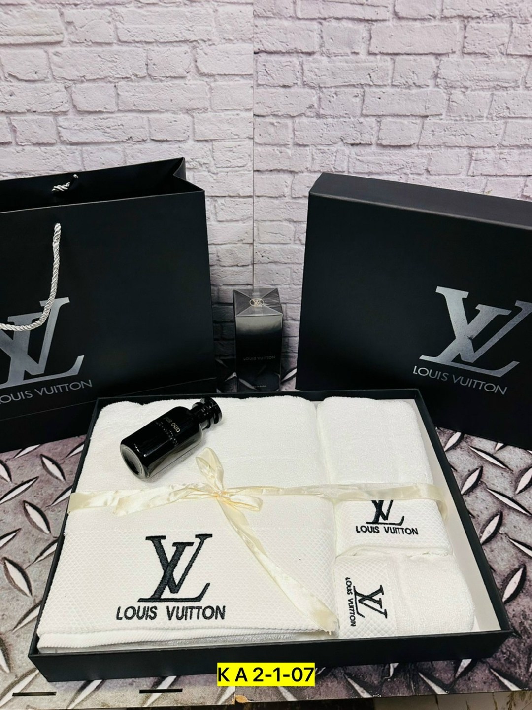 полотенце луи виттон,полотенце louis vuitton,набор полотенец,подарочные наборы полотенец,комплект из трех полотенец