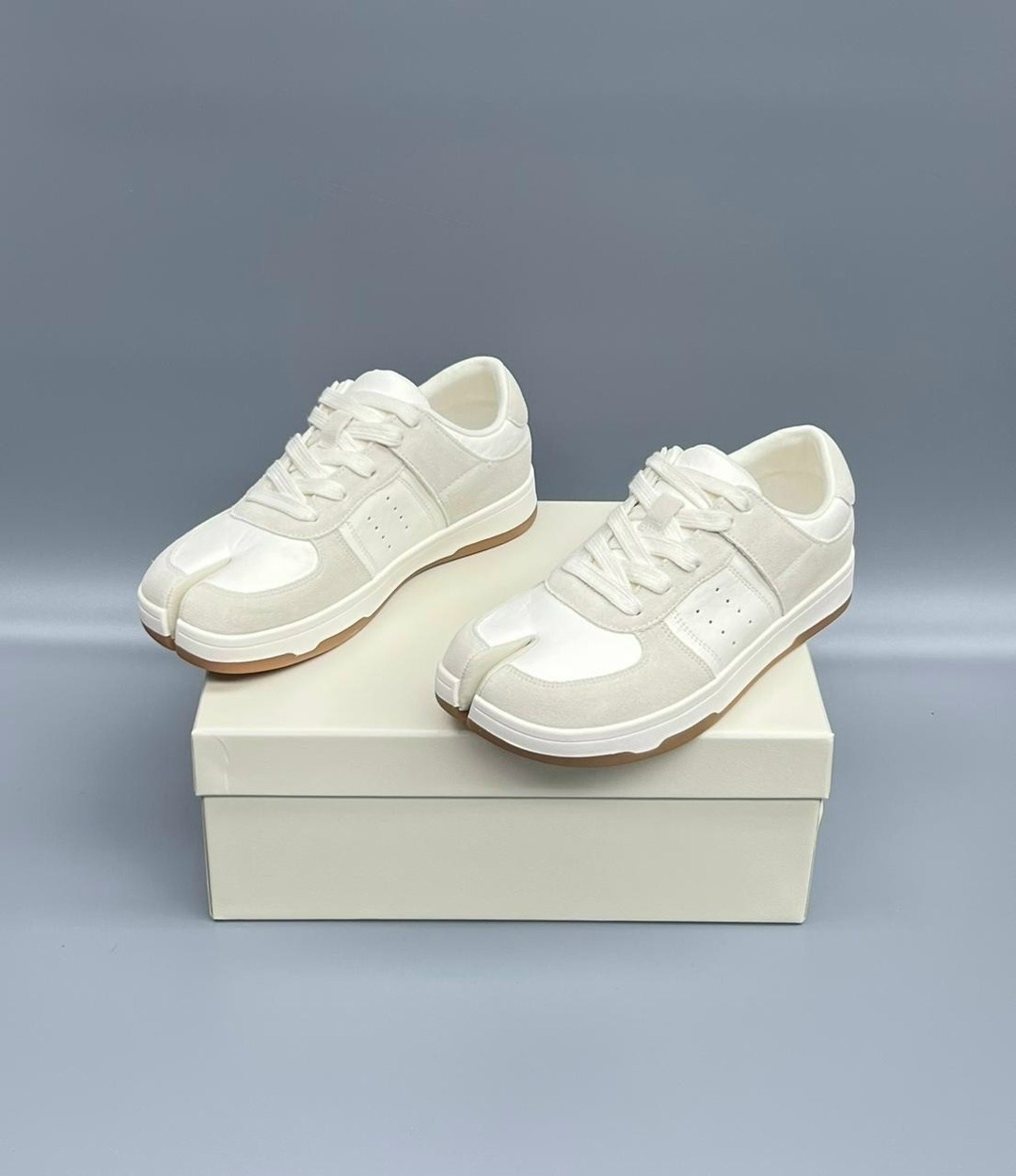 брендовые кроссовки,,стильные кроссовки,кроссовка мужской,кроссовки для женщин