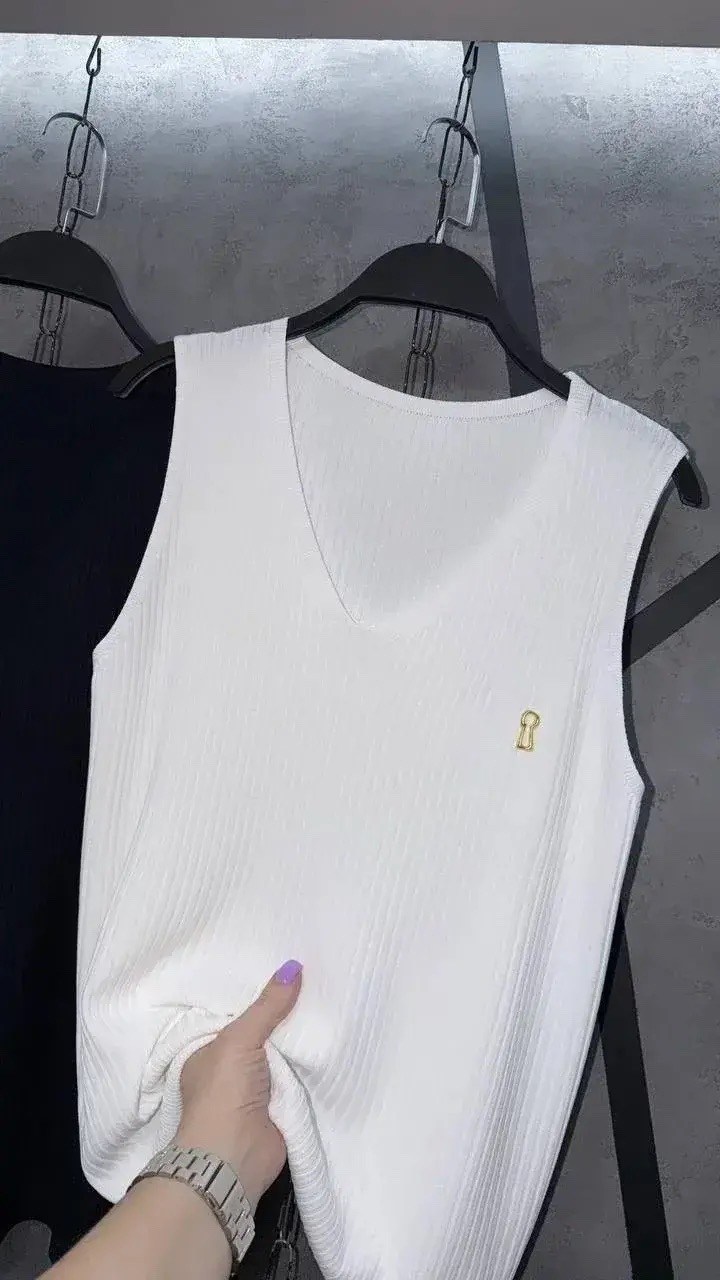 трикотажный жилет,вязаный жилет,жилет женский,женская майка,майка безрукавка