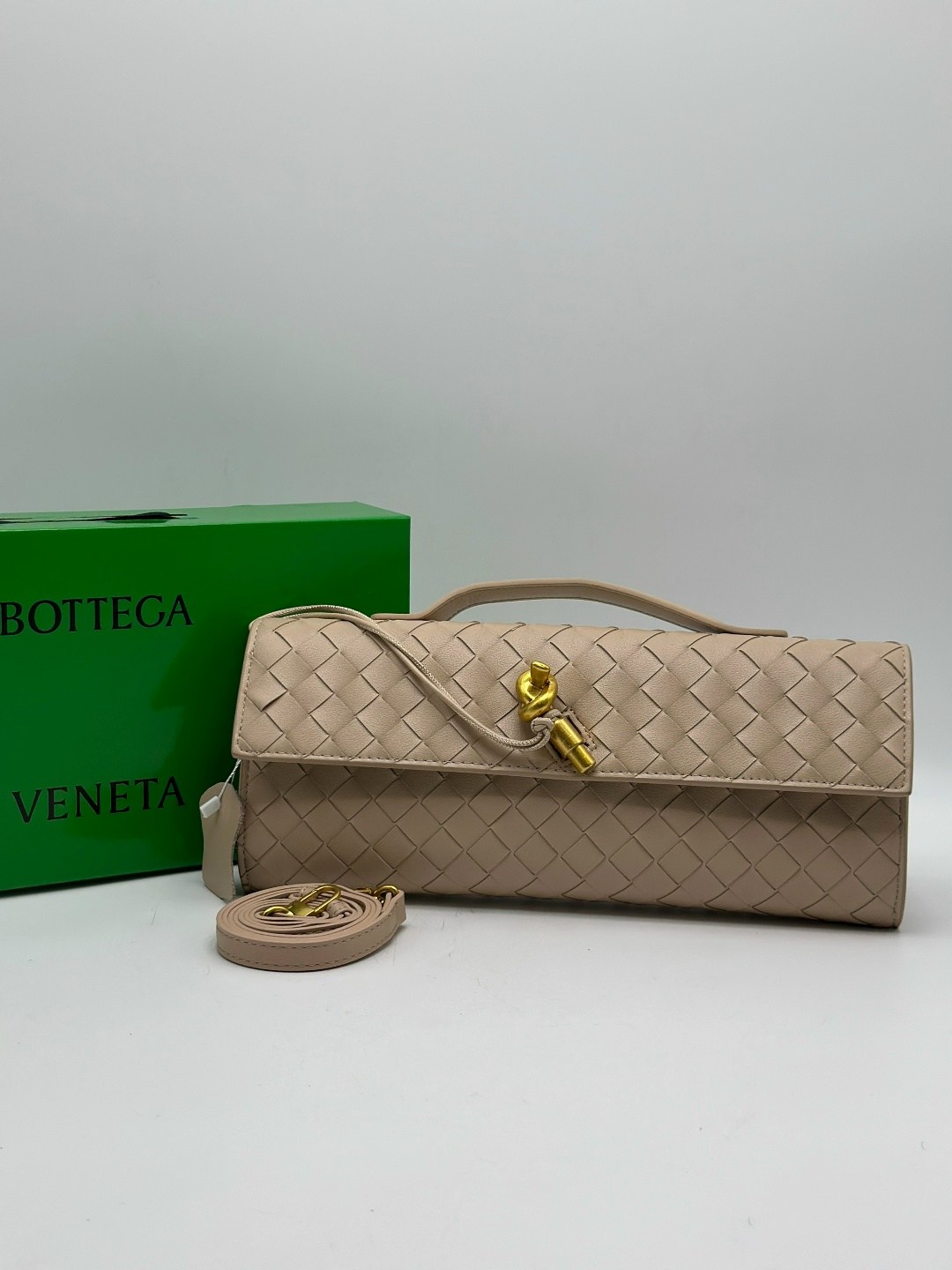 сумка клатч плетеная в стиле боттега bottega veneta,клатч bottega veneta,сумка женская bottega veneta,женский кожаный клатч bottega veneta andiamo черный,сумка bottega veneta