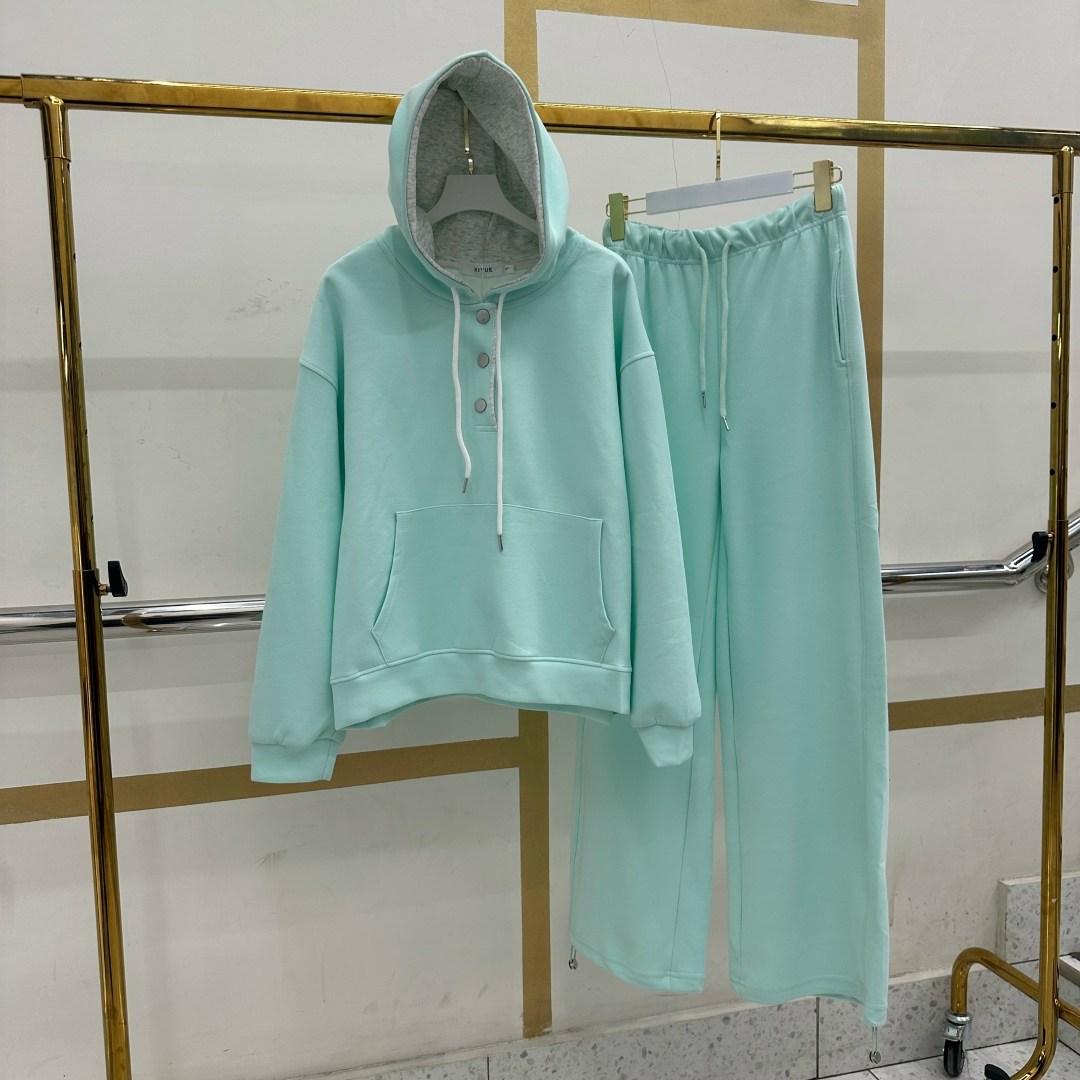 cпортивный костюм женский на флисе,спортивные женские костюмы,костюм женский на флисе,спортивные костюм,женские костюмы