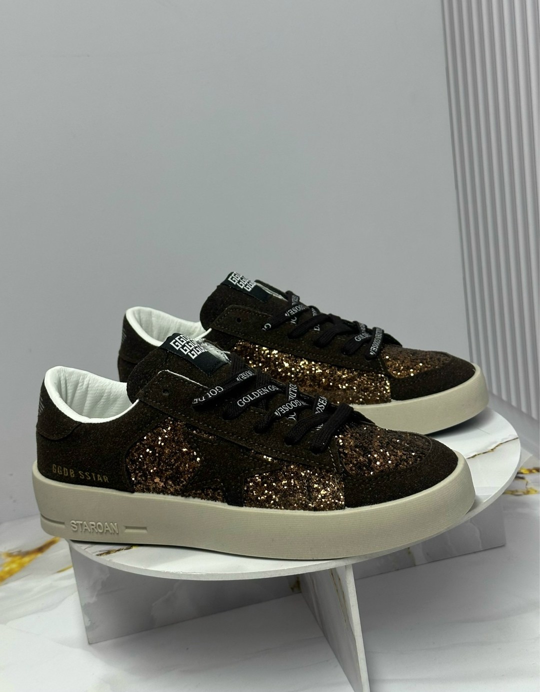 ,спортивная , женская,кеды golden goose,кроссовки golden goose с пайетками на платформе