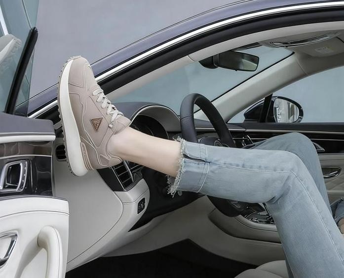 ,женские кроссовки,кроссовки для женщин,замшевые кроссовки,стильные кроссовки