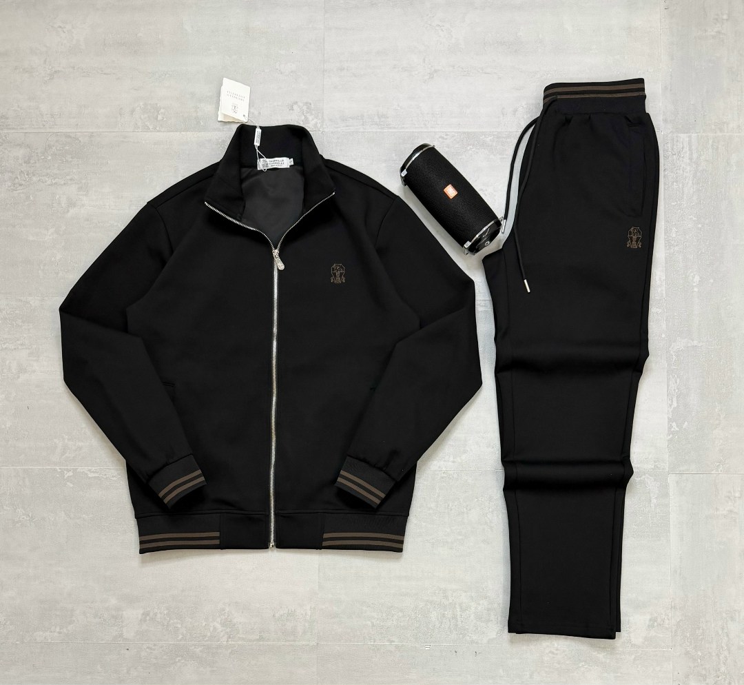 спортивные костюм,спортивный костюм stefano ricci бежевый,спортивный костюм brunello cucinelli,спортивный костюм бомбер на молнии и штаны gucci,мужской спортивный костюм