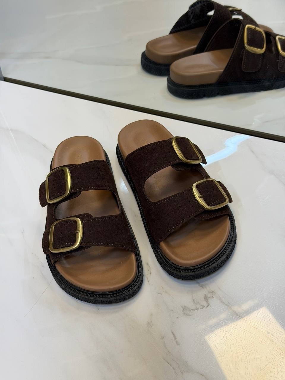 ,шлепанцы с пряжкой,модные сандалии,шлепанцы женские,модные шлепанцы